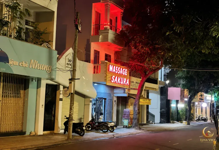 34 Hồng Bàng 나트랑 사쿠라 마사지 외관과 간판