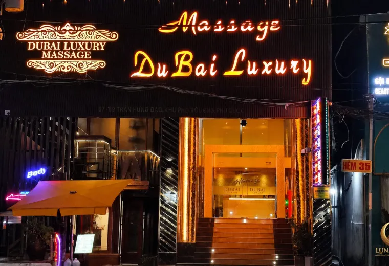 즈엉동 Trần Hưng Đạo 거리에 있는 Dubai Luxury Massage 야간 외관
